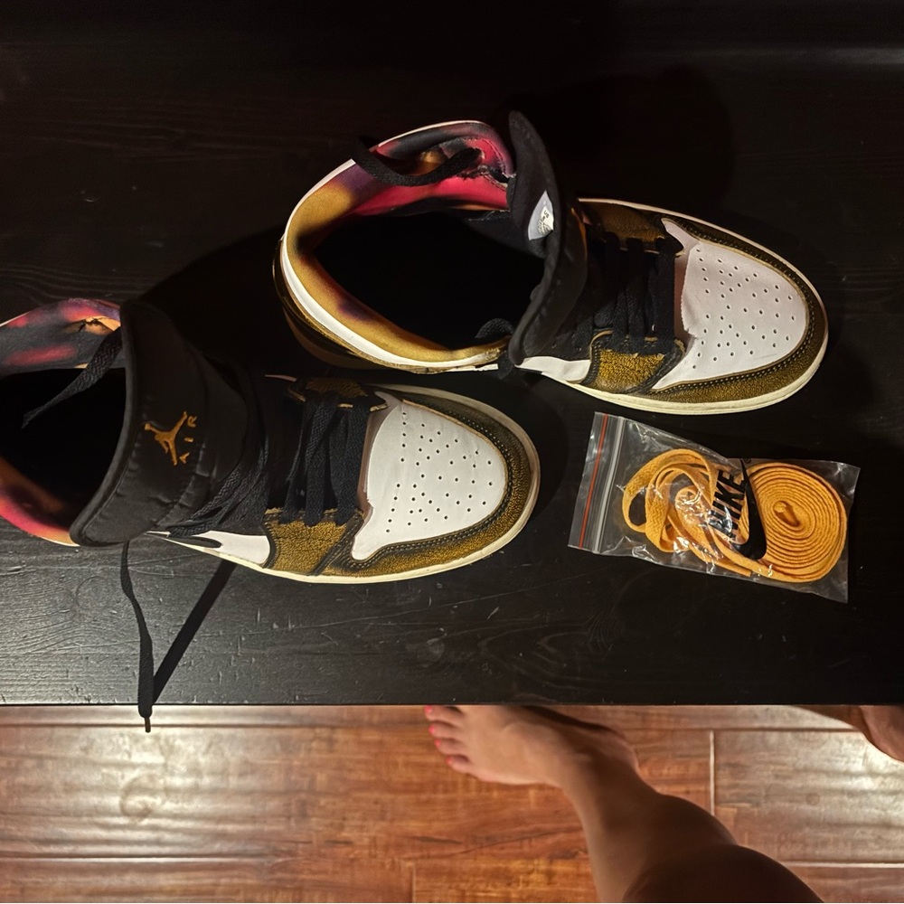 Air Jordan Mid SE Rare - Picture 7 of 12
